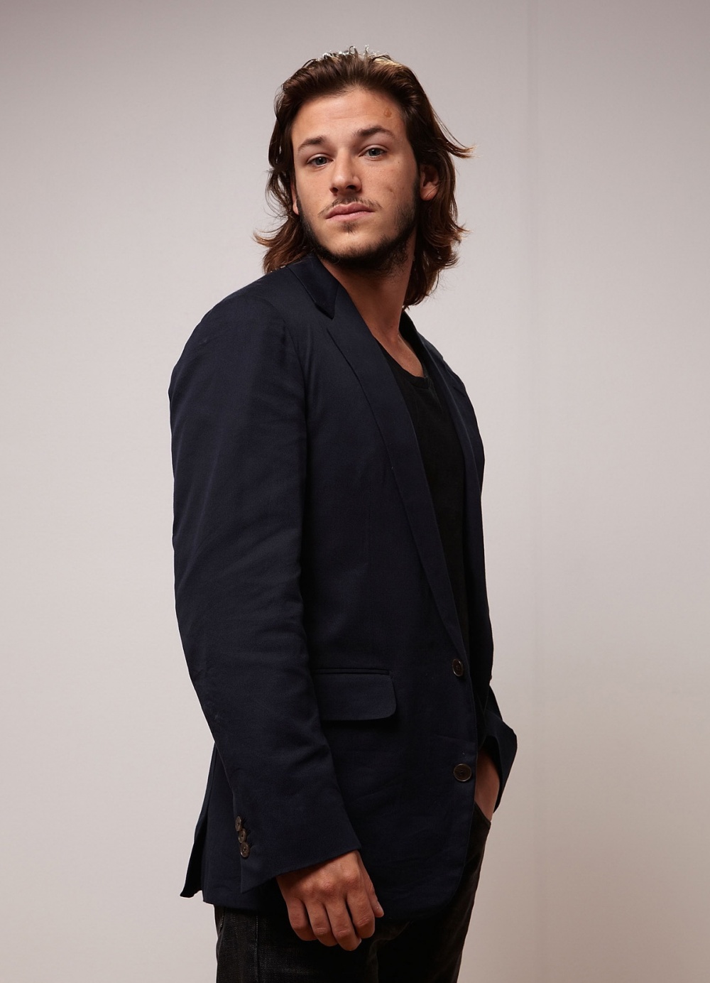 http://st.kinopoisk.ru/im/kadr/1/0/8/kinopoisk.ru-Gaspard-Ulliel-1084571.jpg