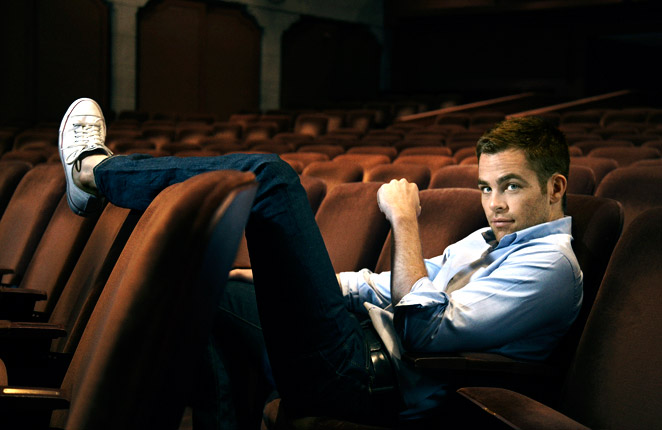 http://st.kinopoisk.ru/im/kadr/1/1/0/kinopoisk.ru-Chris-Pine-1102089.jpg