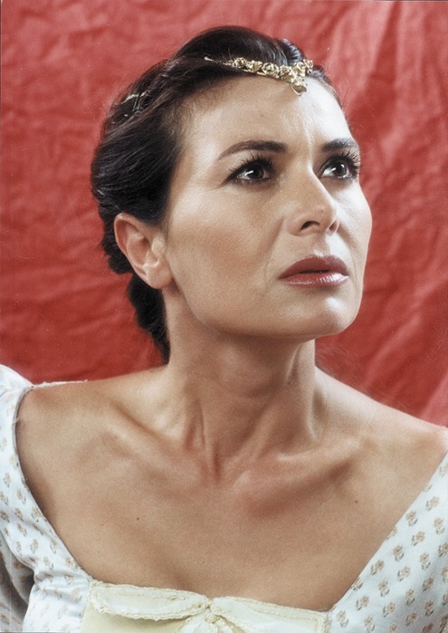 http://st.kinopoisk.ru/im/kadr/1/1/2/kinopoisk.ru-Hatice-Aslan-1125509.jpg