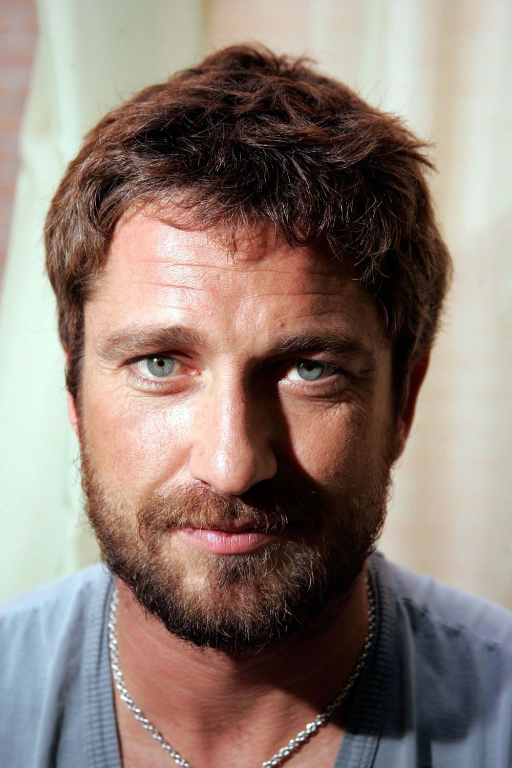 kinopoisk.ru-Gerard-Butler-1143707.jpg