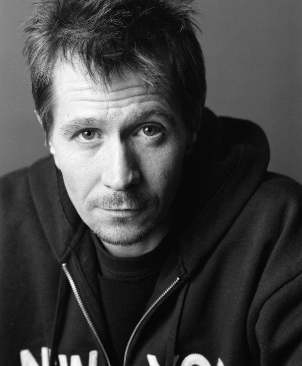 kinopoisk.ru-Gary-Oldman-1171032.jpg