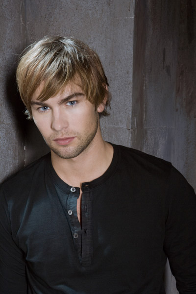 http://st.kinopoisk.ru/im/kadr/1/2/1/kinopoisk.ru-Chace-Crawford-1218820.jpg