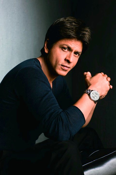 http://st.kinopoisk.ru/im/kadr/1/2/9/kinopoisk.ru-Shahrukh-Khan-1292042.jpg