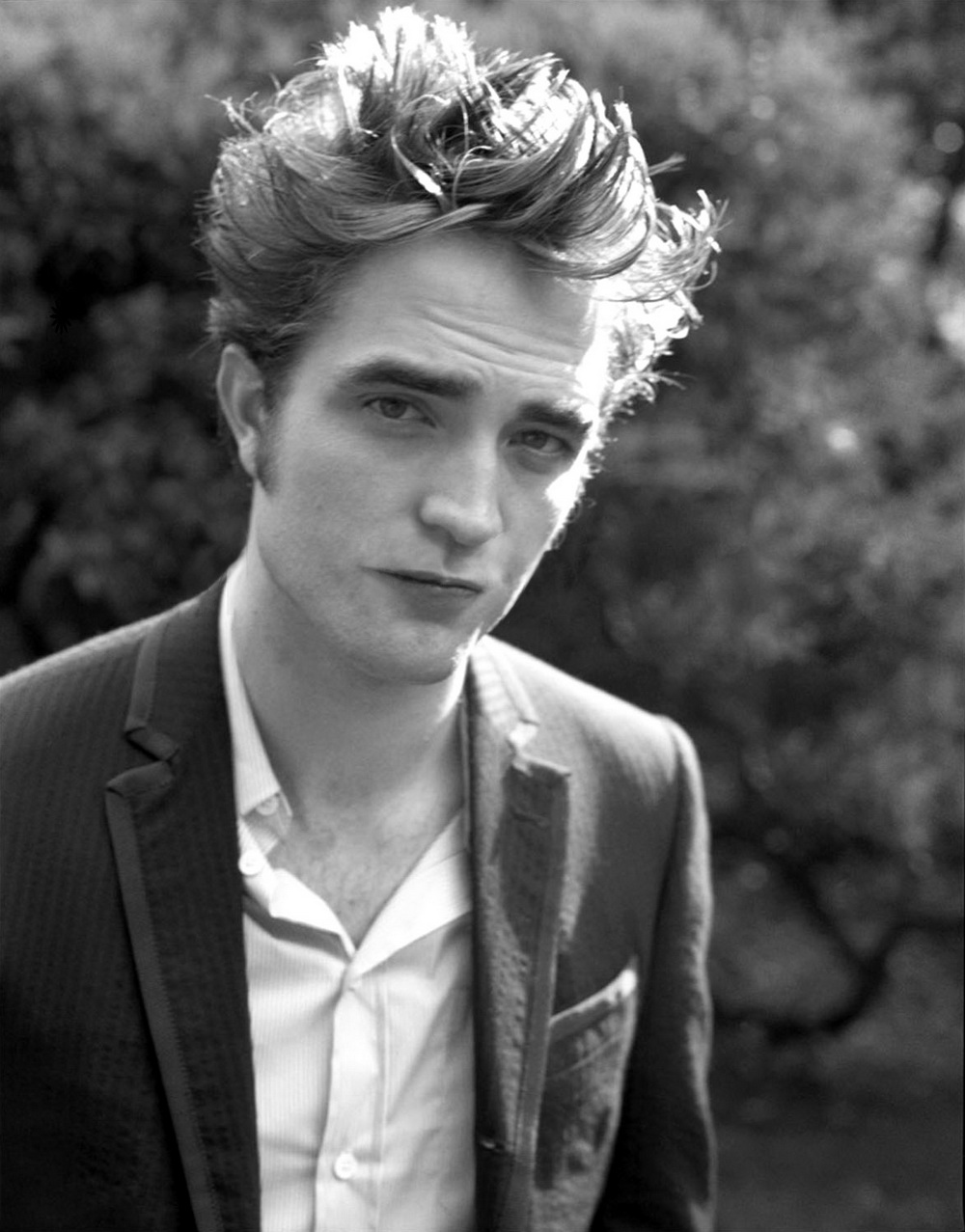 kinopoisk.ru-Robert-Pattinson-1319384.jpg