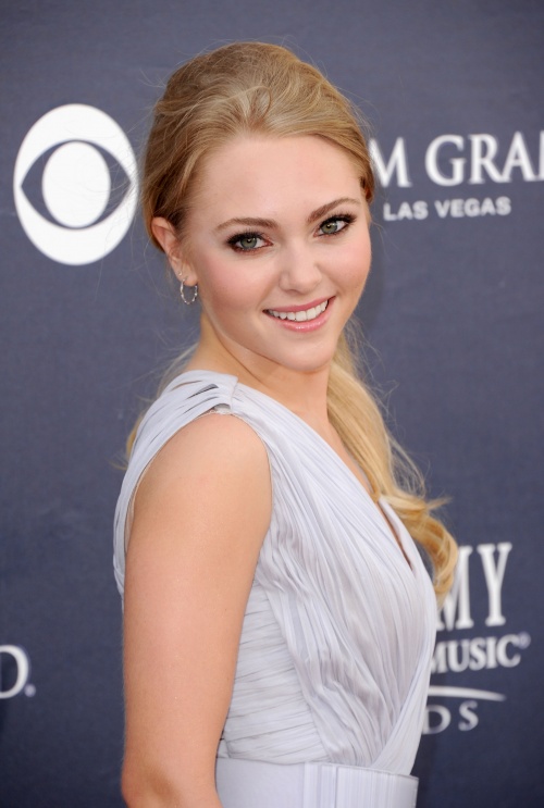kinopoisk.ru-AnnaSophia-Robb-1545761.jpg
