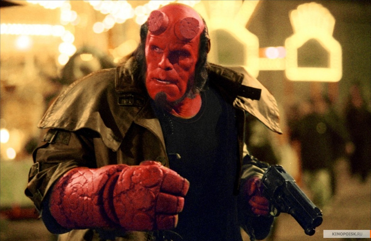 http://st.kinopoisk.ru/im/kadr/1/5/6/kinopoisk.ru-Hellboy-1560717.jpg