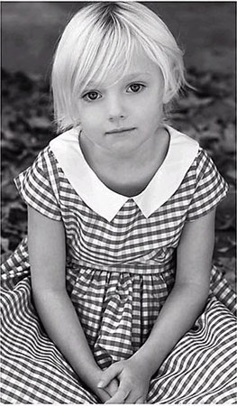 http://st.kinopoisk.ru/im/kadr/2/2/4/kinopoisk.ru-Dakota-Fanning-224395.jpg