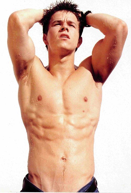 http://st.kinopoisk.ru/im/kadr/3/3/1/kinopoisk.ru-Mark-Wahlberg-33123.jpg