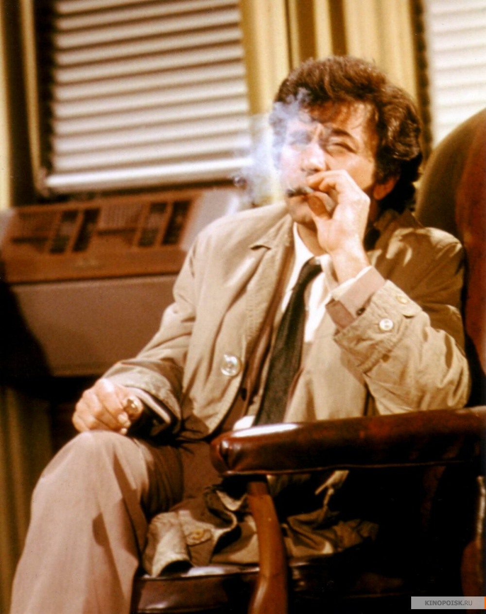 kinopoisk.ru-Columbo-678279.jpg