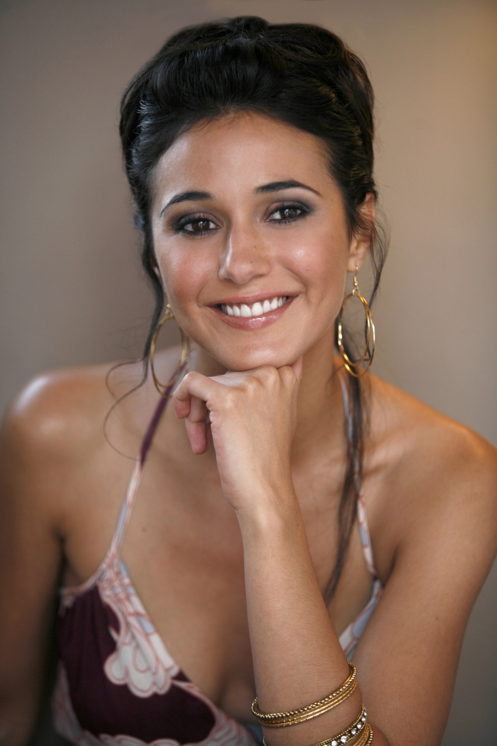 kinopoisk.ru-Emmanuelle-Chriqui-749806.jpg