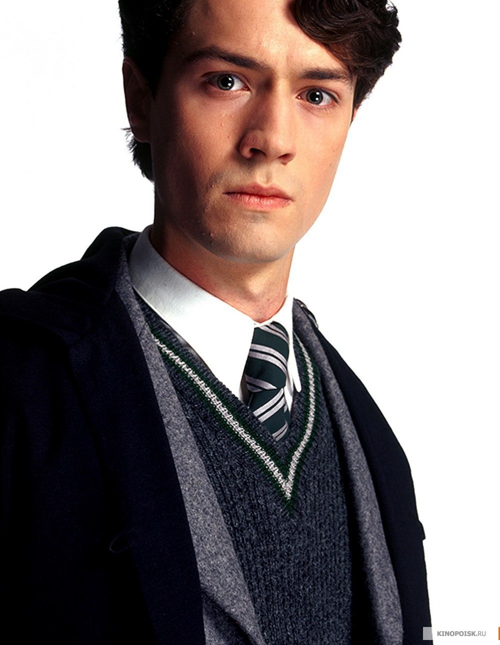 http://st.kinopoisk.ru/im/kadr/7/7/9/kinopoisk.ru-Harry-Potter-and-the-Chamber-of-Secrets-779715.jpg