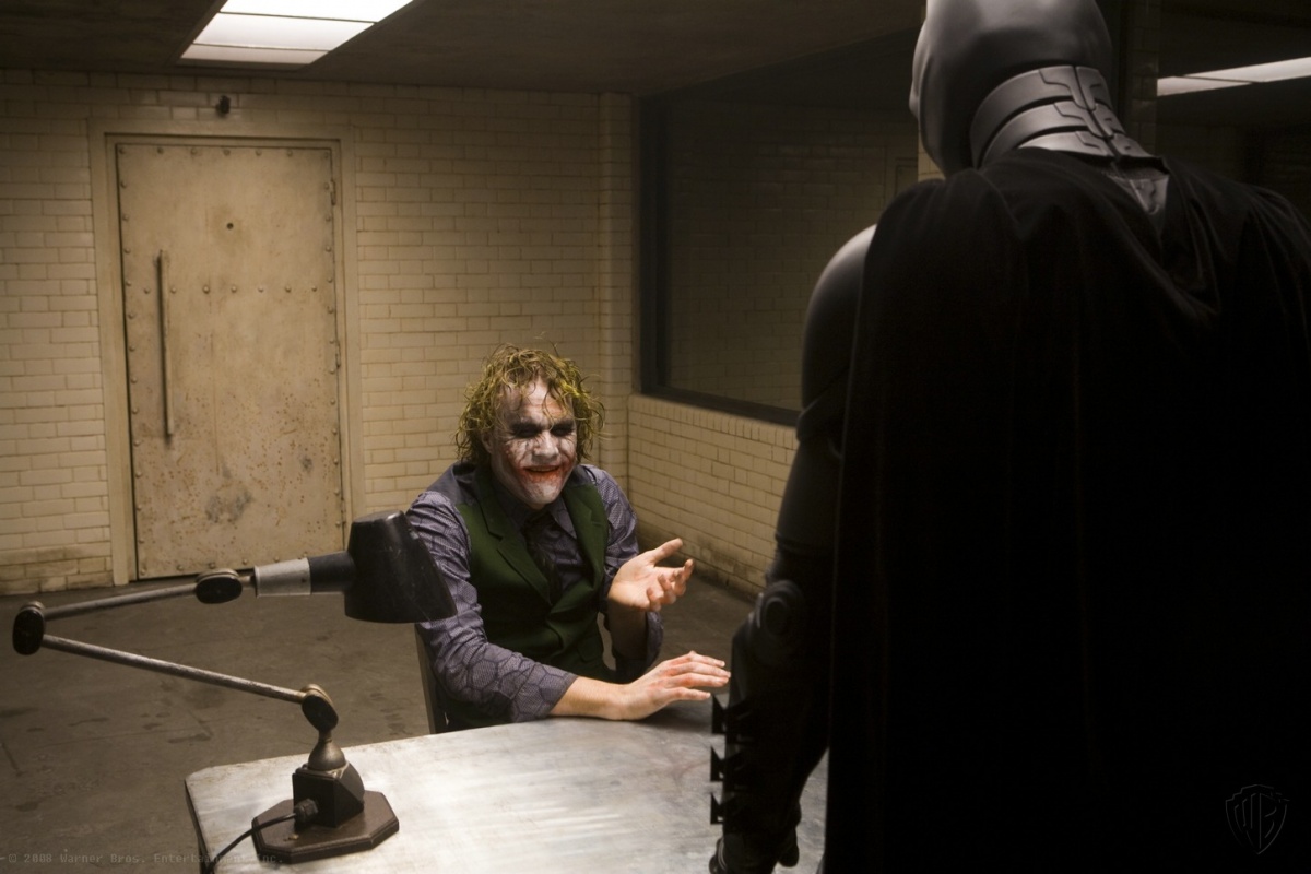 http://st.kinopoisk.ru/im/kadr/8/9/9/kinopoisk.ru-Dark-Knight_2C-The-899769.jpg
