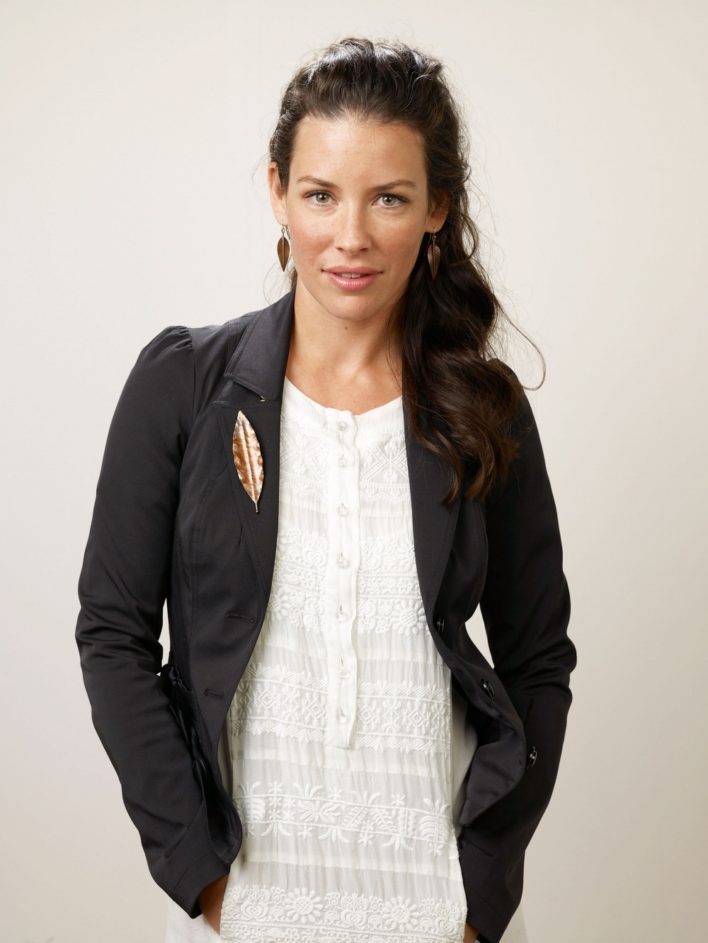 http://st.kinopoisk.ru/im/kadr/9/0/5/kinopoisk.ru-Evangeline-Lilly-905191.jpg