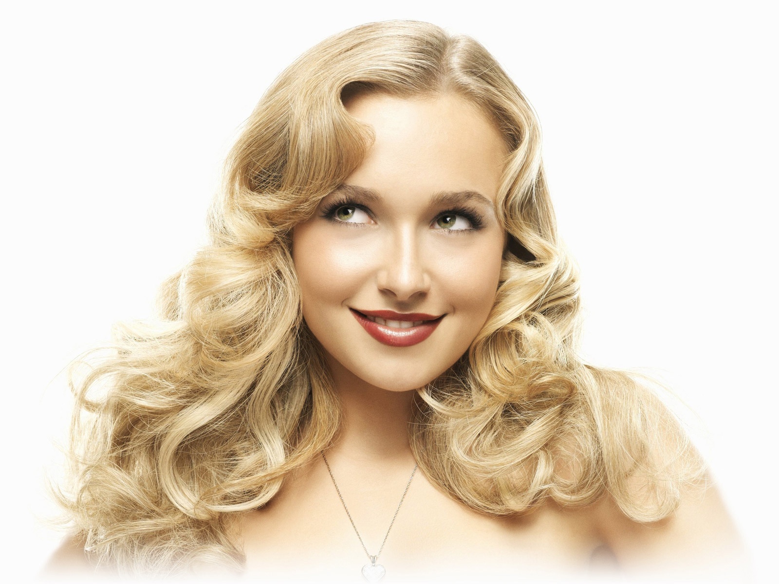 kinopoisk.ru-Hayden-Panettiere-1022633--w--1600.jpg