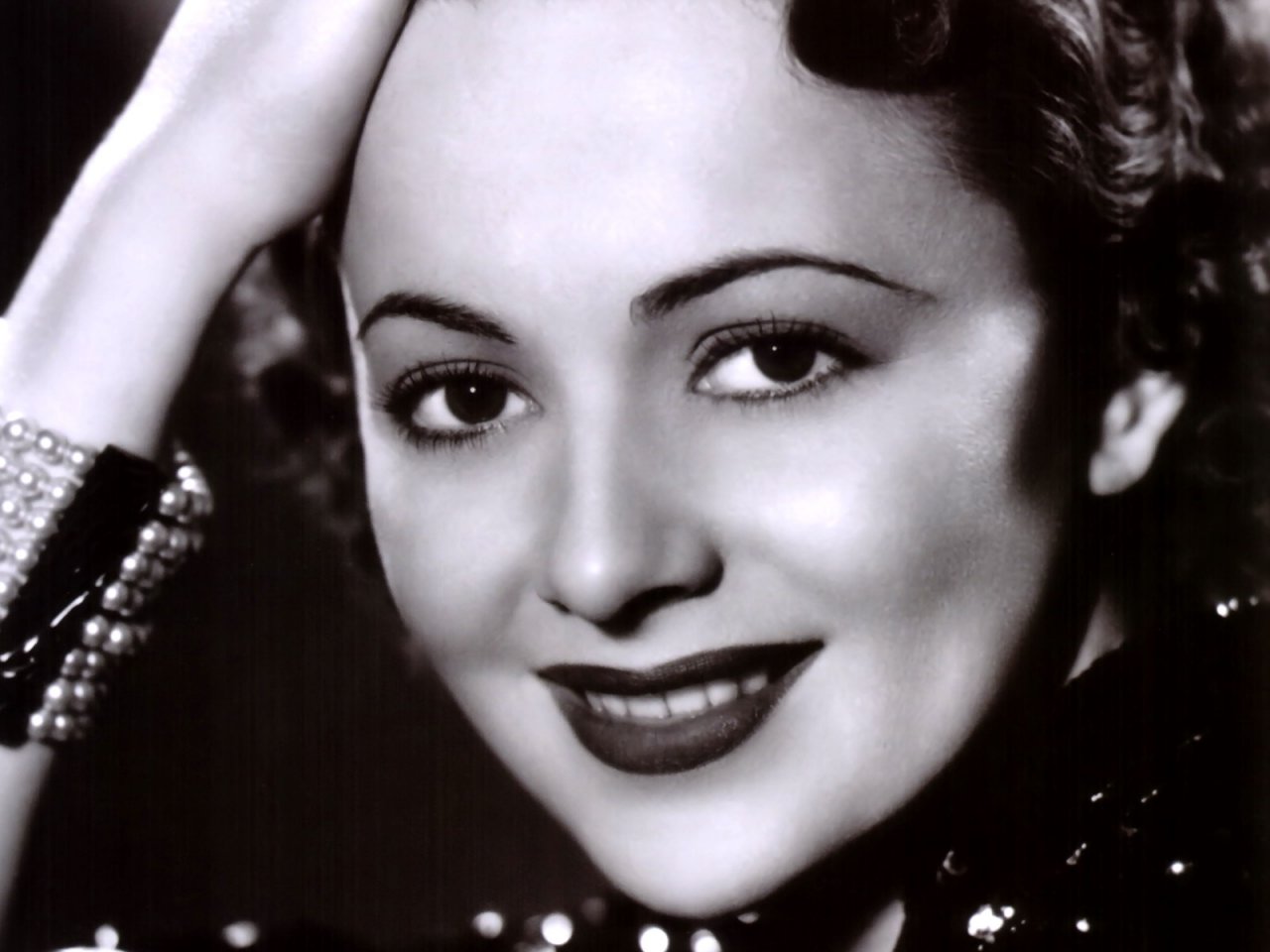  Olivia De