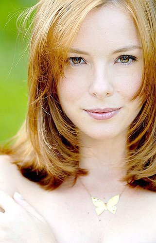 http://st.kinopoisk.ru/im/kadr/1/0/4/kinopoisk.ru-regiane-alves-1044002.jpg