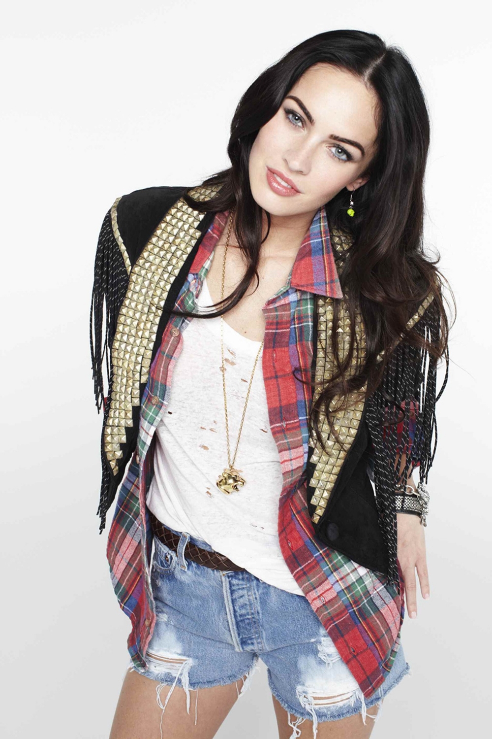 http://st.kinopoisk.ru/im/kadr/1/1/3/kinopoisk.ru-Megan-Fox-1135715.jpg