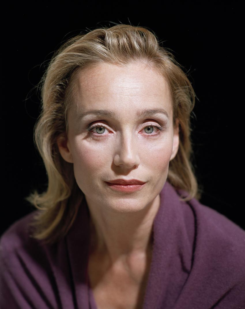 http://st.kinopoisk.ru/im/kadr/1/2/0/kinopoisk.ru-Kristin-Scott-Thomas-1207069.jpg