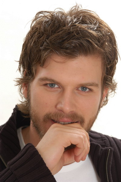 http://st.kinopoisk.ru/im/kadr/1/2/6/kinopoisk.ru-kivan_26_23231_3b-tatlitug-1260585.jpg