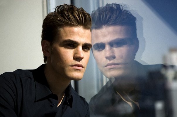 http://st.kinopoisk.ru/im/kadr/1/2/9/kinopoisk.ru-Paul-Wesley-1290821.jpg