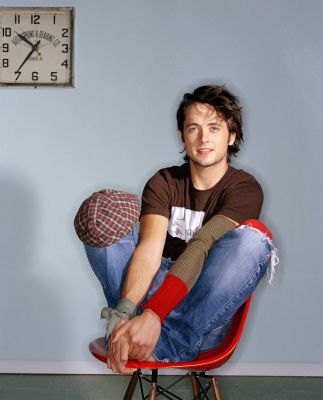 http://st.kinopoisk.ru/im/kadr/4/3/2/kinopoisk.ru-Justin-Chatwin-432206.jpg