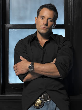 http://st.kinopoisk.ru/im/kadr/6/5/3/kinopoisk.ru-Johnny-Messner-653303.jpg