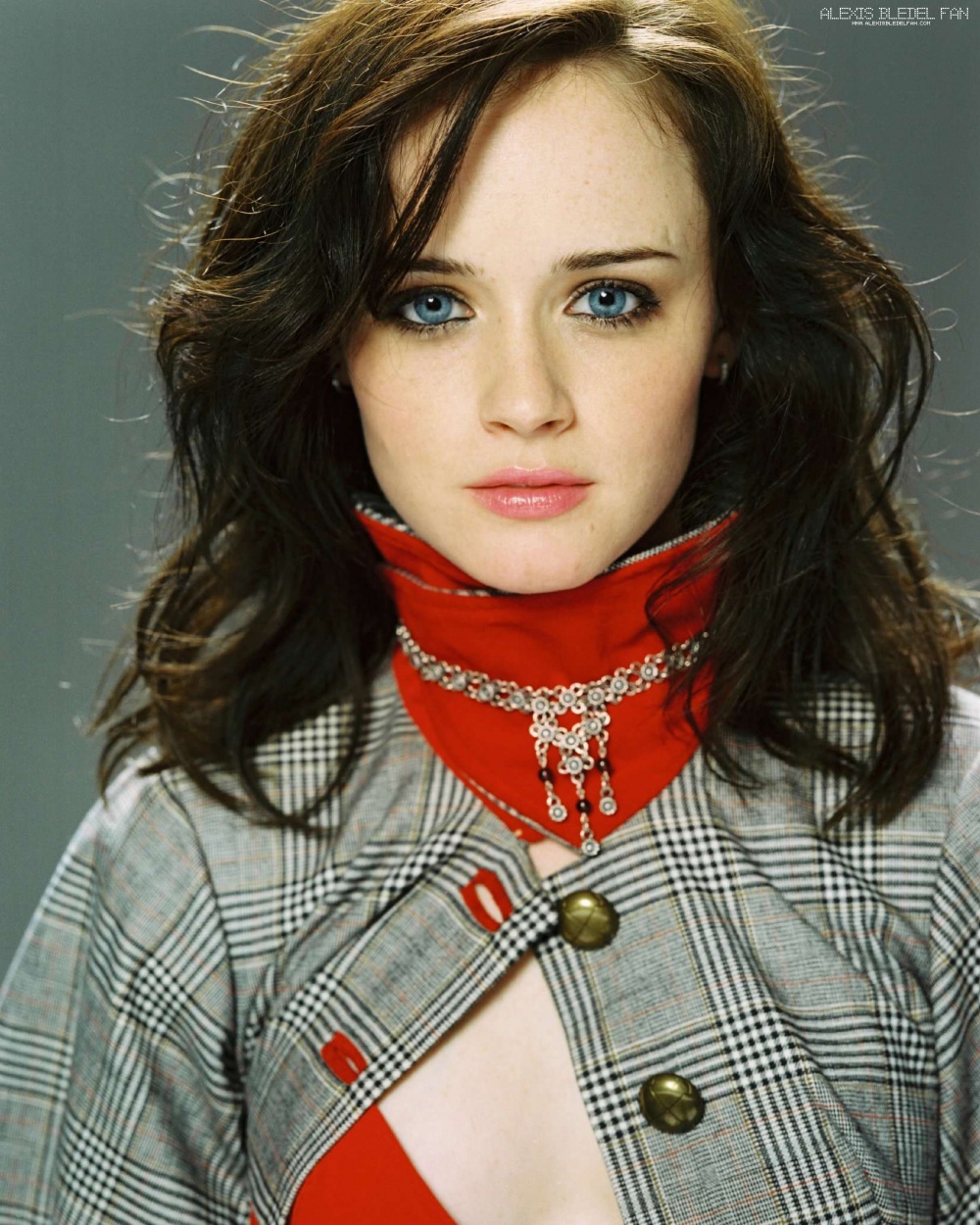 http://st.kinopoisk.ru/im/kadr/7/2/6/kinopoisk.ru-Alexis-Bledel-726097.jpg